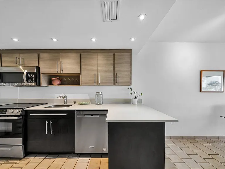 555 Crandon Blvd #53 — Photo 7
