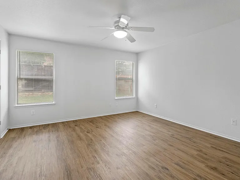 2205 Lookout Ln — Photo 24