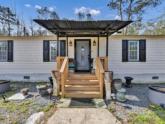 2nd image of 200 Robin Rd