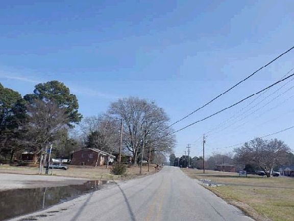 Exterior Neighborhood (street photo)