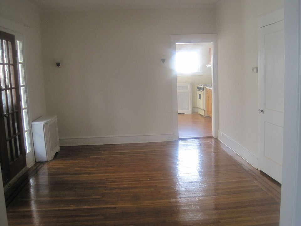 2nd image of 938 Yeadon Ave