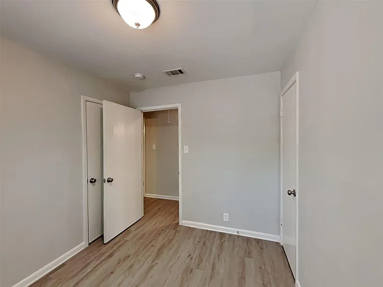 808 Laguna Dr — Photo 8