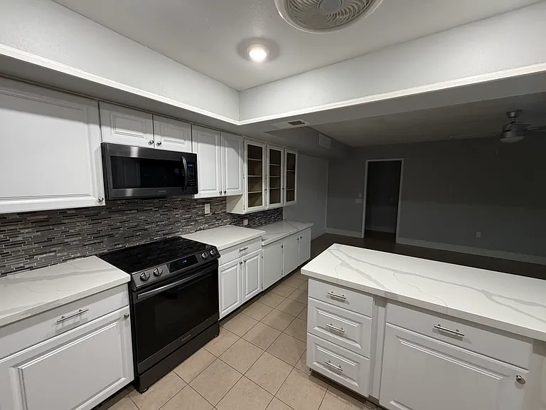 10510 W Willowcreek Cir — Photo 5