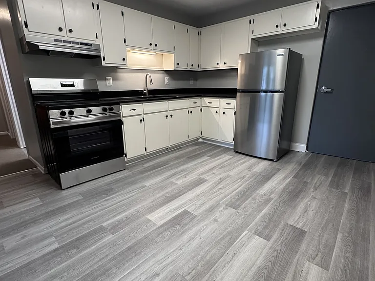 400 Riverside Dr #OVERLOOKBSMT1 — Photo 2