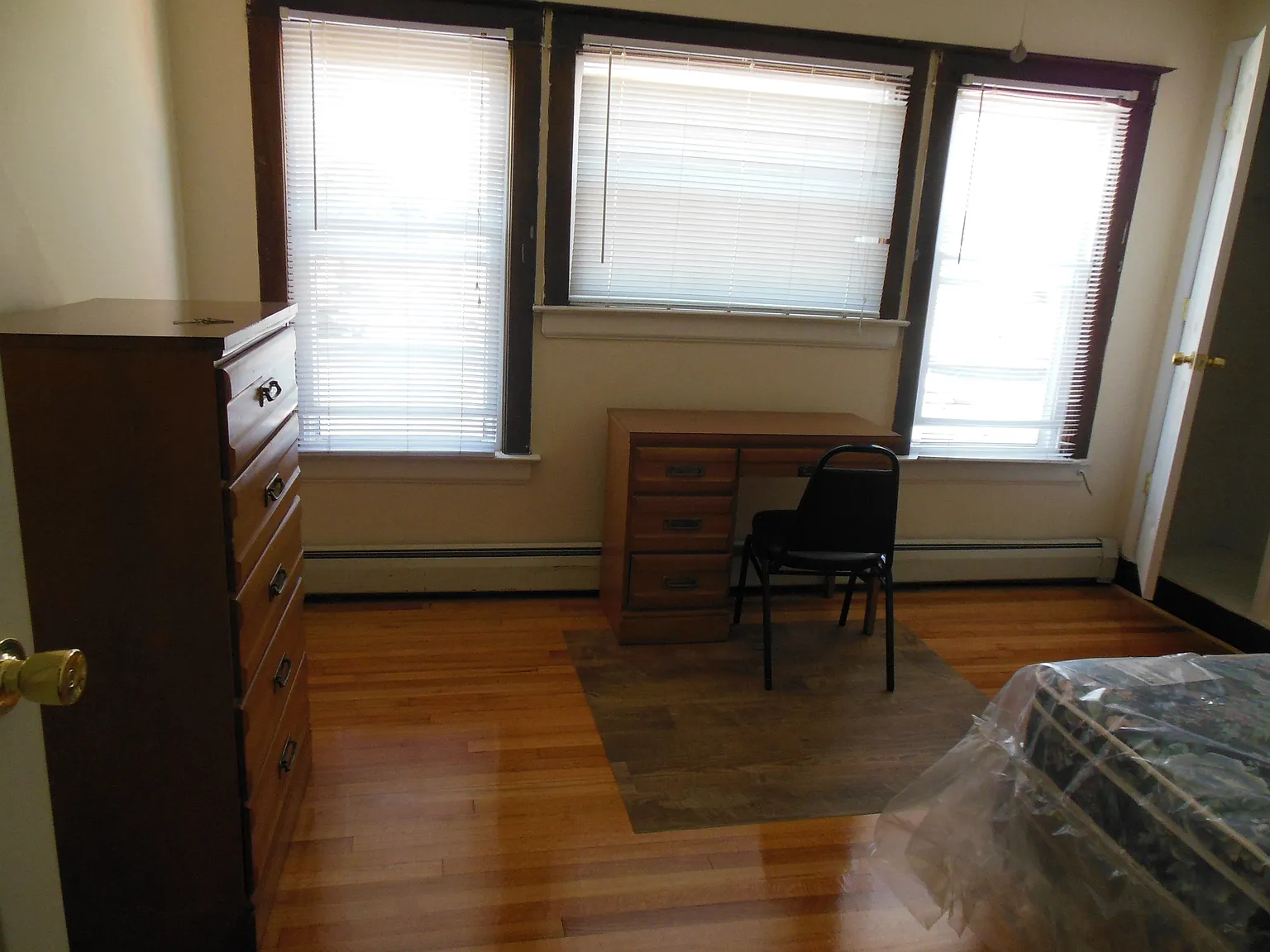 4 bed, $1,550 — Photo 3