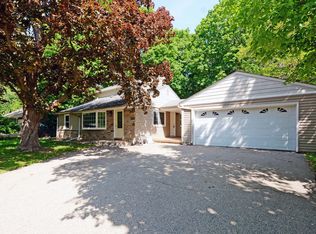 14800 Kral Rd, Minnetonka, MN 55345