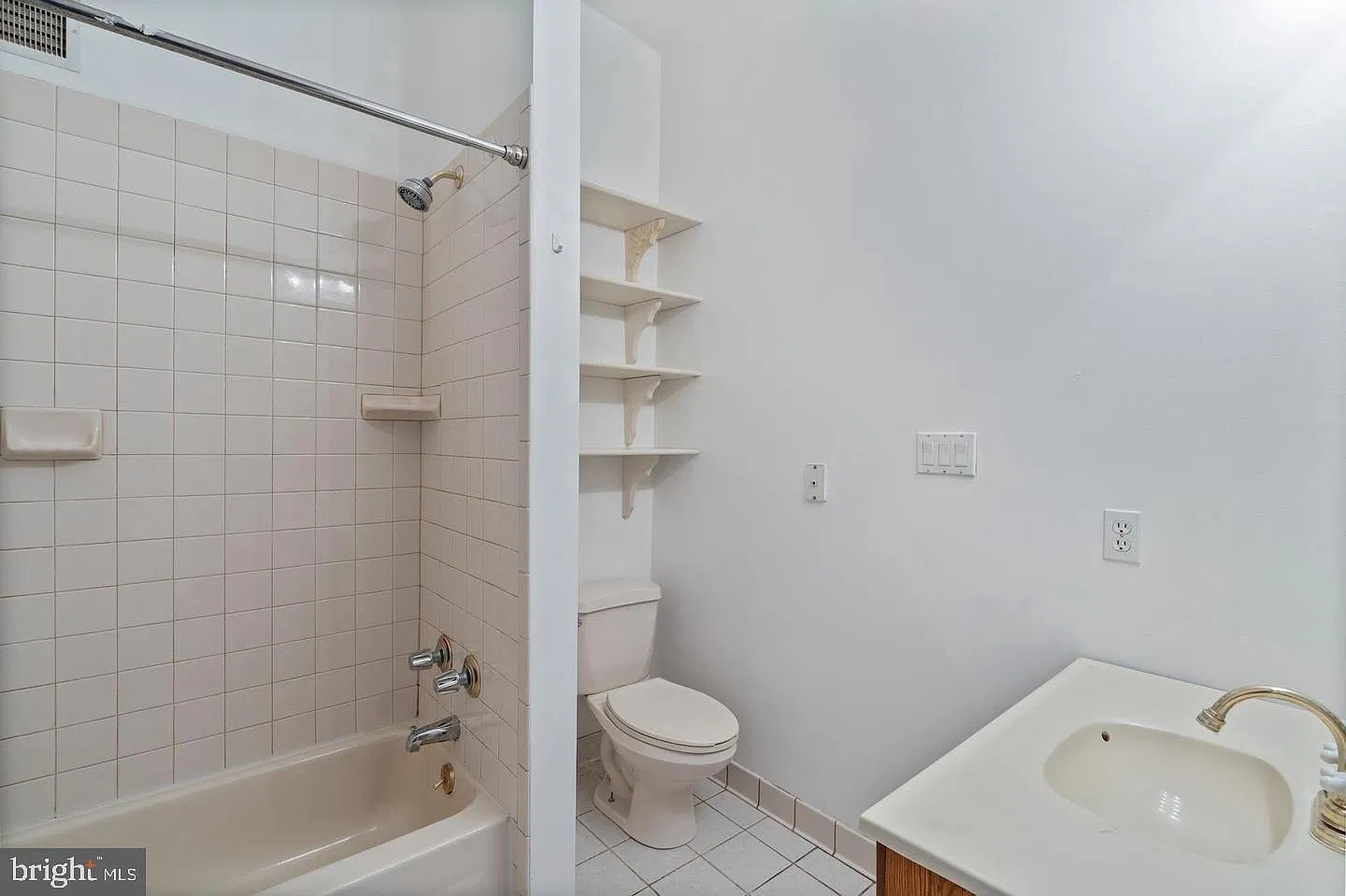 3 bed, 1152 sqft, $2,700 — Photo 4