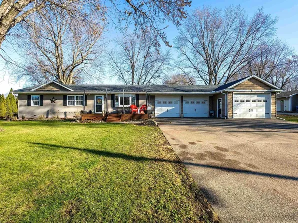 1811 S 11th Ave, Eldridge, IA 52748