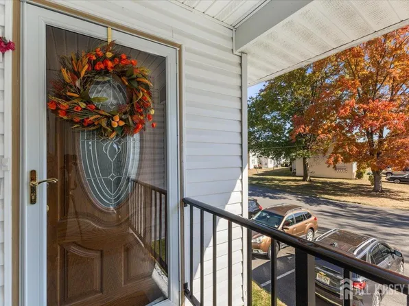 65 Galewood Dr APT D, Matawan, NJ 07747