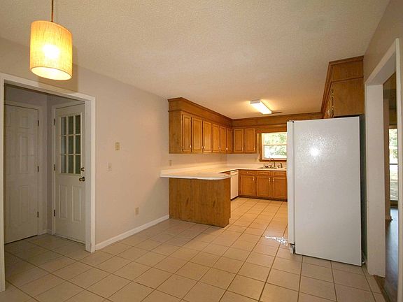 5th image of 1520 Crowndale Dr