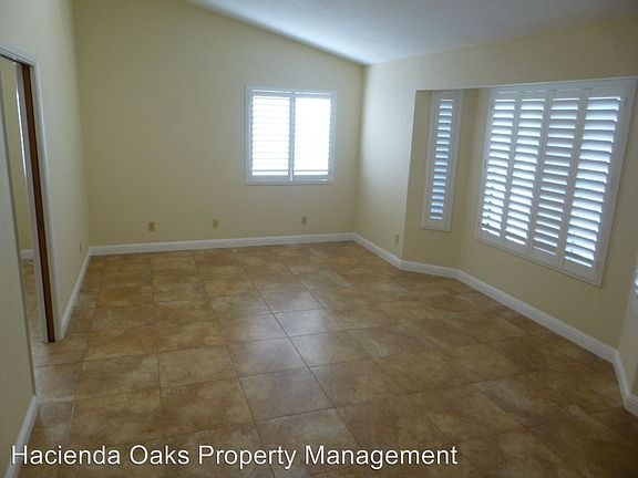 3rd image of 948 E Moonlite Dr