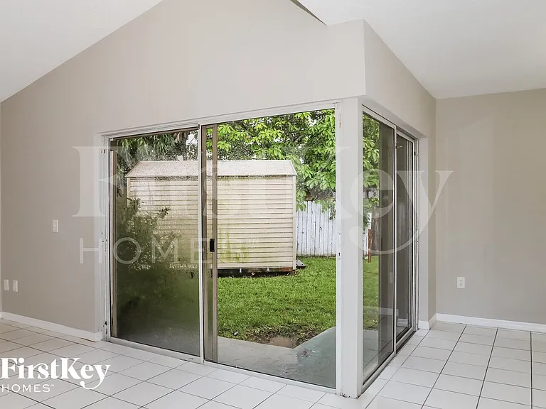 20323 SW 124th Ave — Photo 8