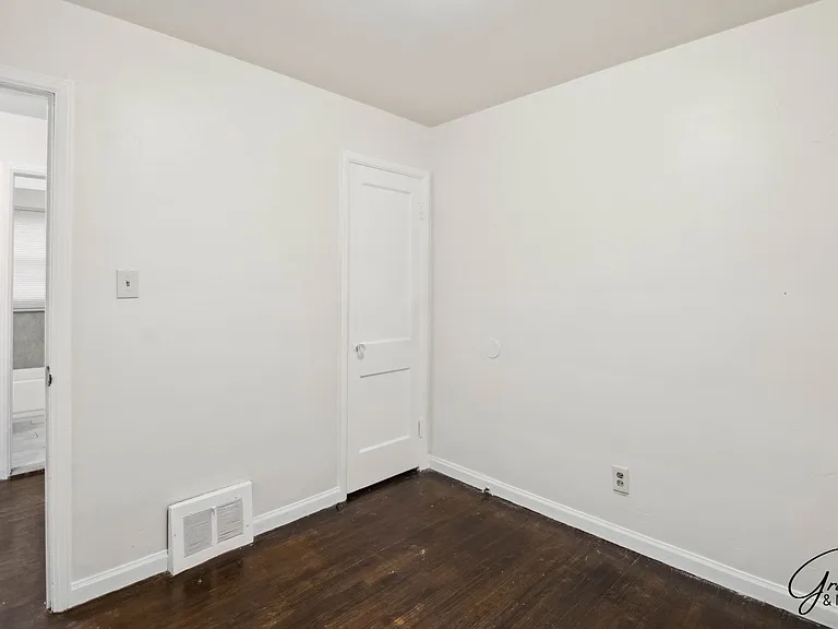 19035 Fielding St — Photo 17