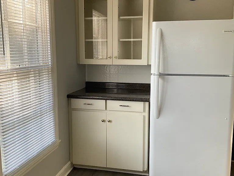 602 Dudley Dr — Photo 3