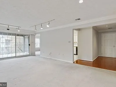7 Pipe Hill Ct #B — Photo 6