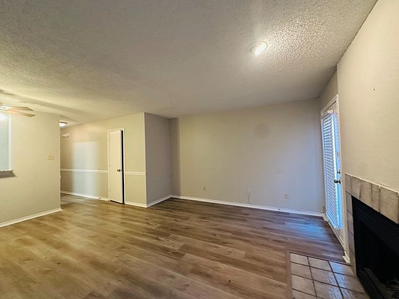 4th image of 3926 Leeds Ct #26L