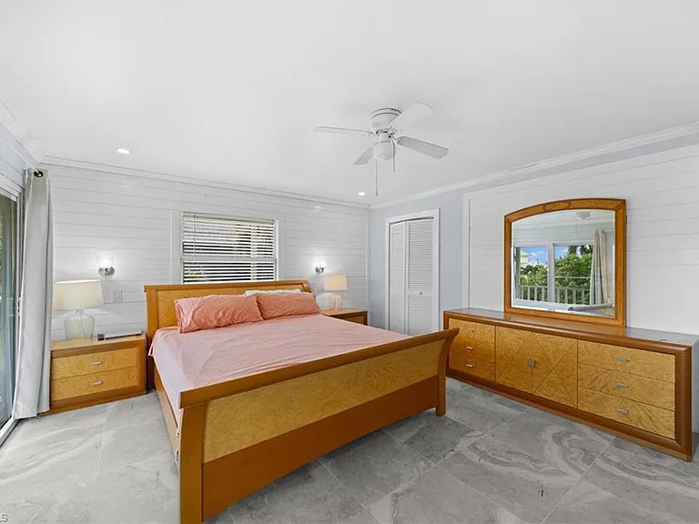 1360 Chesapeake Ave — Photo 18