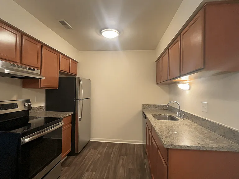 Eastwood Village Apartments — Photo 45