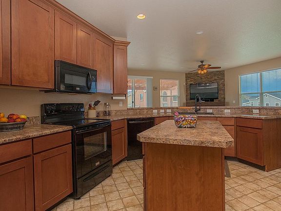 3rd image of 5951 Greenbrook Ln