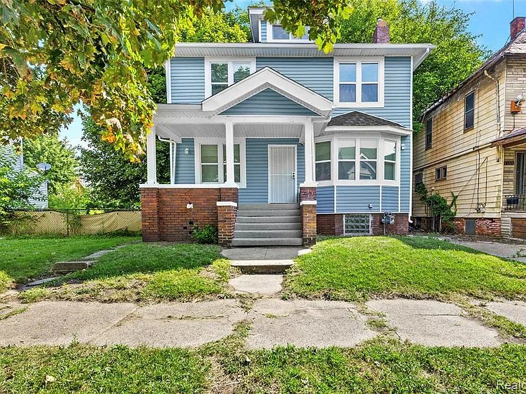 3196 Helen St — Photo 2