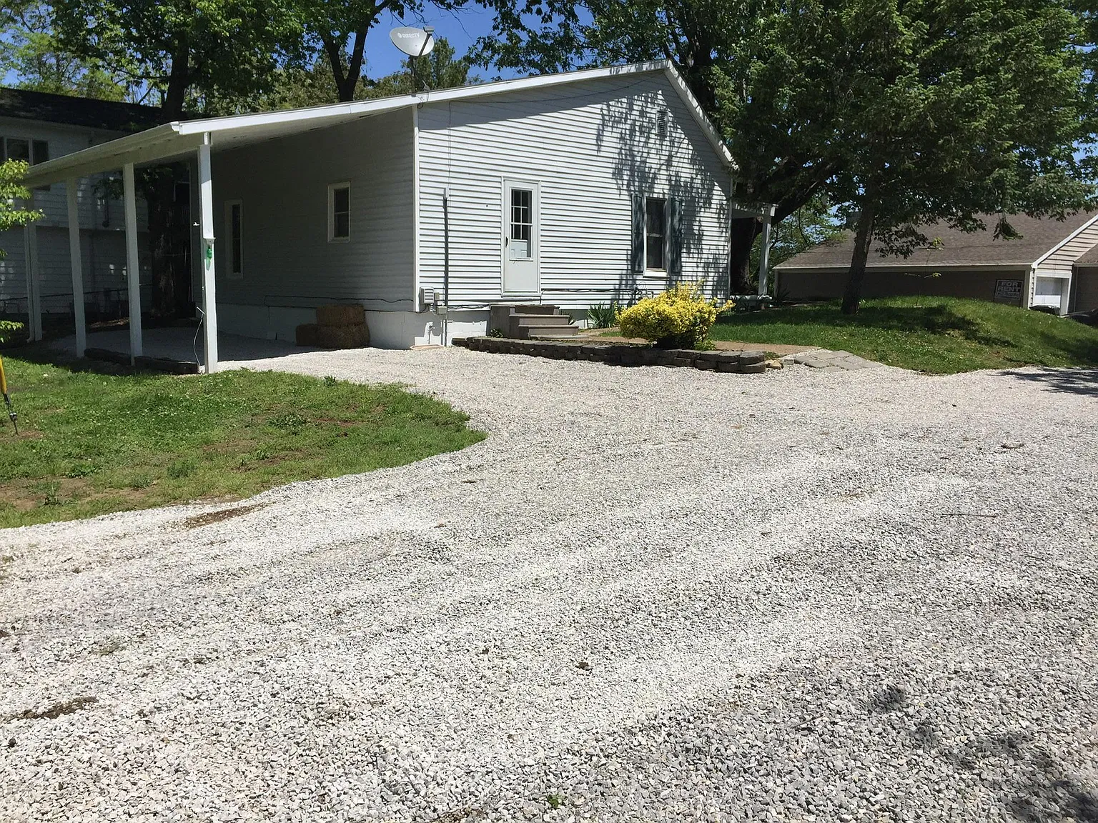 2051 River Rd — Photo 4