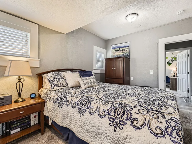 4552 S Logan St — Photo 16