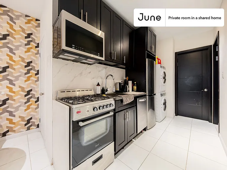 320 Manhattan Ave #B — Photo 3