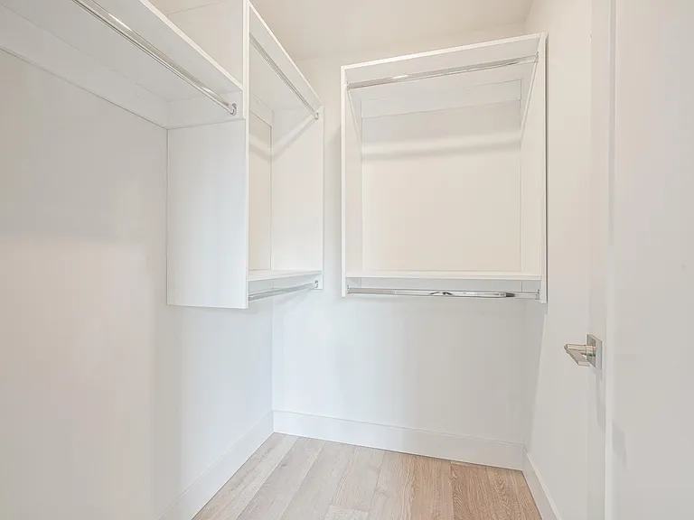 209 Vine — Photo 12