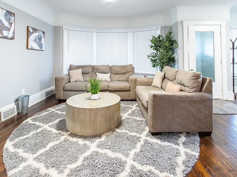10605 Ashbury Ave — Photo 4