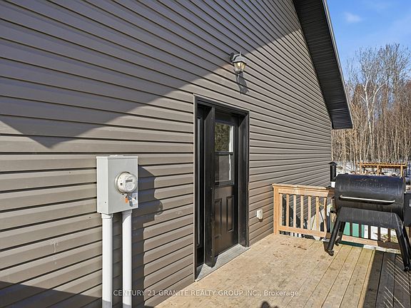 5th image of 36 Fraser Lake Rd