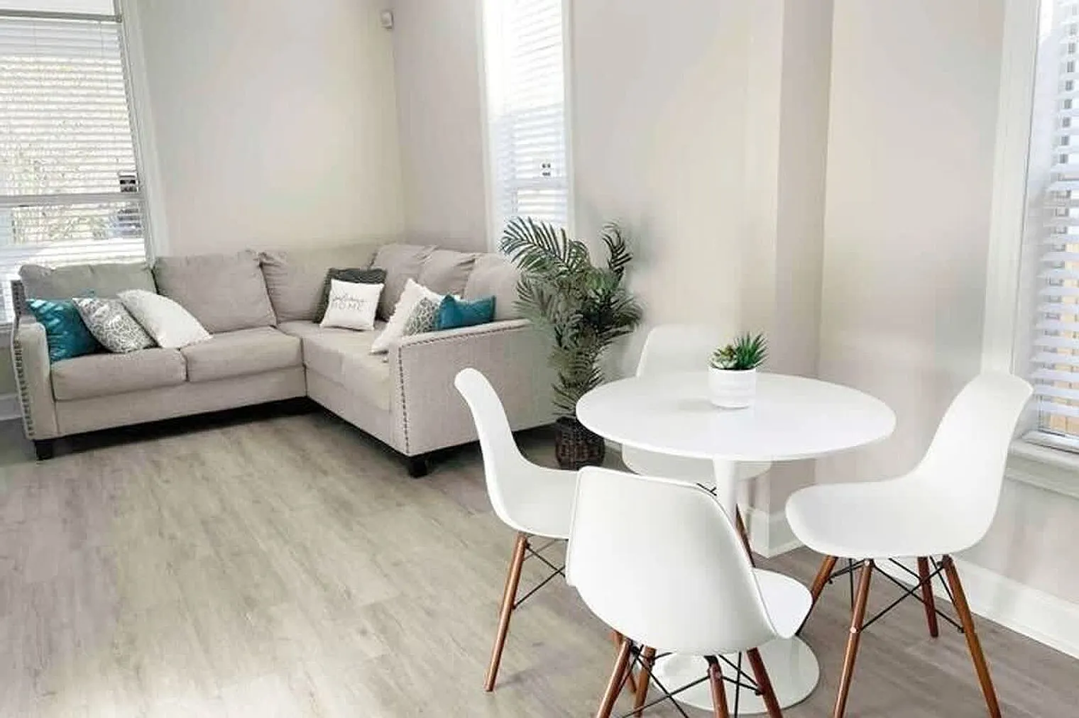 3 bed, 2.0 bath, 1259 sqft, $1,900 — Photo 3