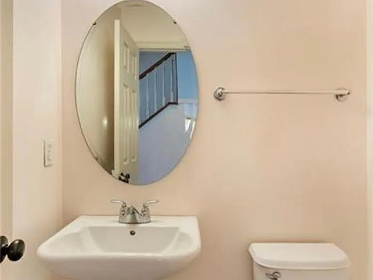 225 Persimmon Ln — Photo 4
