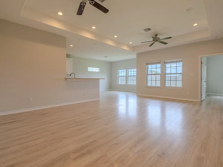 2422 Cardinal Dr — Photo 11