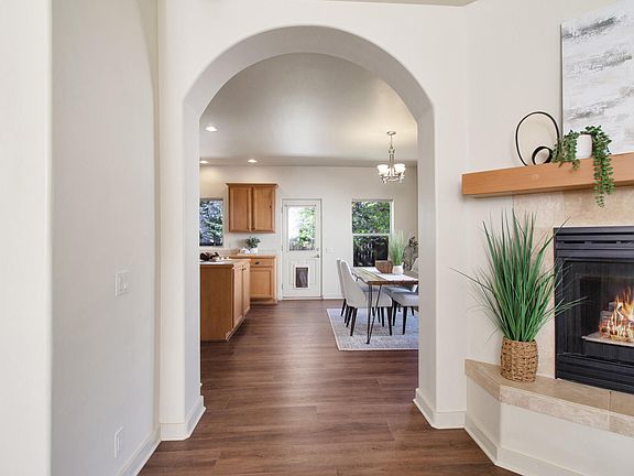 3rd image of 951 Winter Fox Ln