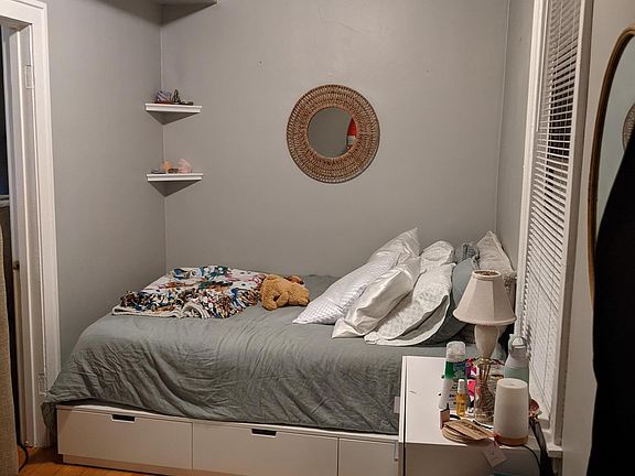 3rd image of 1636 W Pierce Ave APT 1