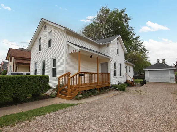 312 W South Park Ave, Oshkosh, WI 54902