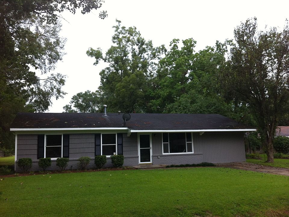 Adorable Newly Painted Home