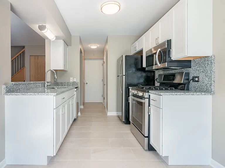 711 Sunfish Pt — Photo 6