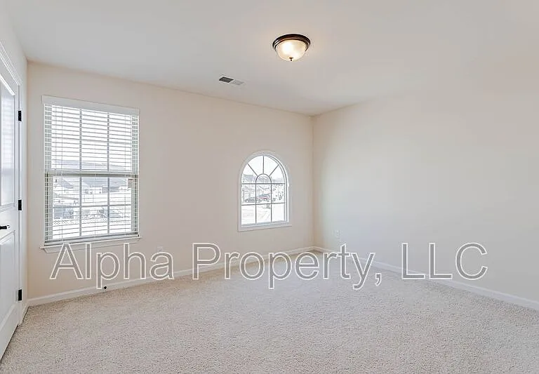 12 Irvington Dr — Photo 24