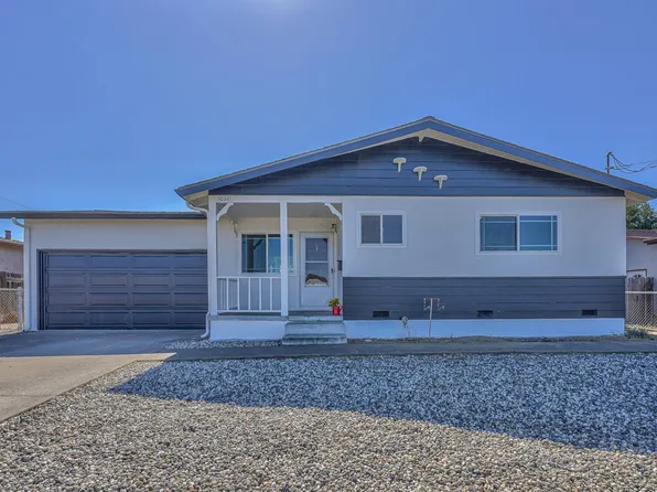 3020 Bayer Dr, Marina, CA 93933