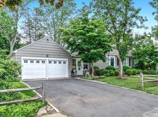 30 Vincent St, Chatham, NJ 07928