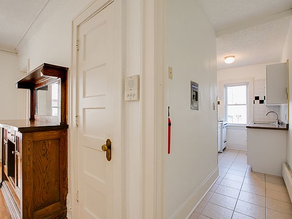 4th image of 1821 1st Ave S Unit 206