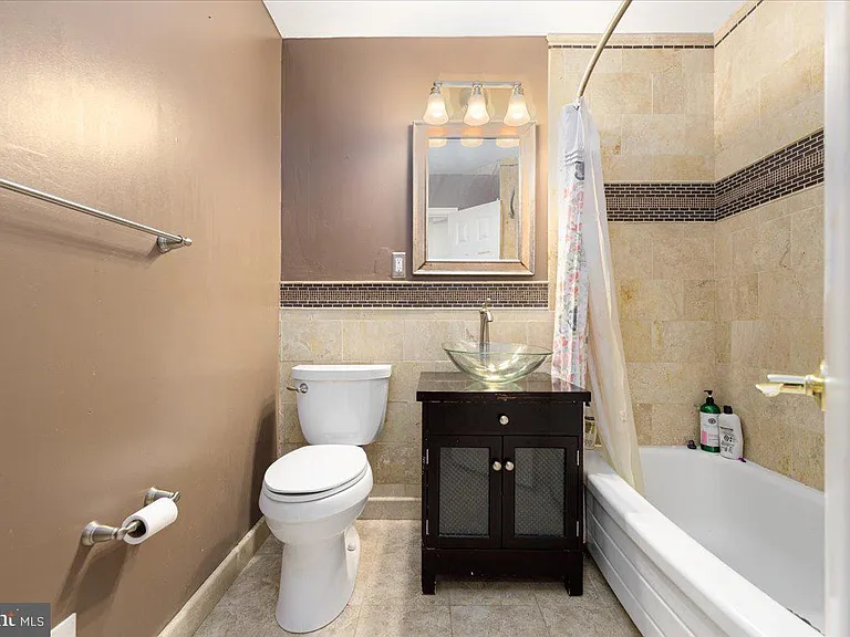 4 Sussex Ct — Photo 13