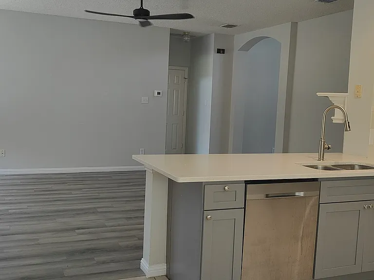 1412 Brenda Ln — Photo 23
