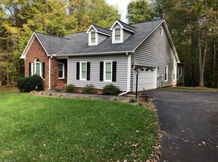 212 Fox Run Dr, Mocksville, NC 27028