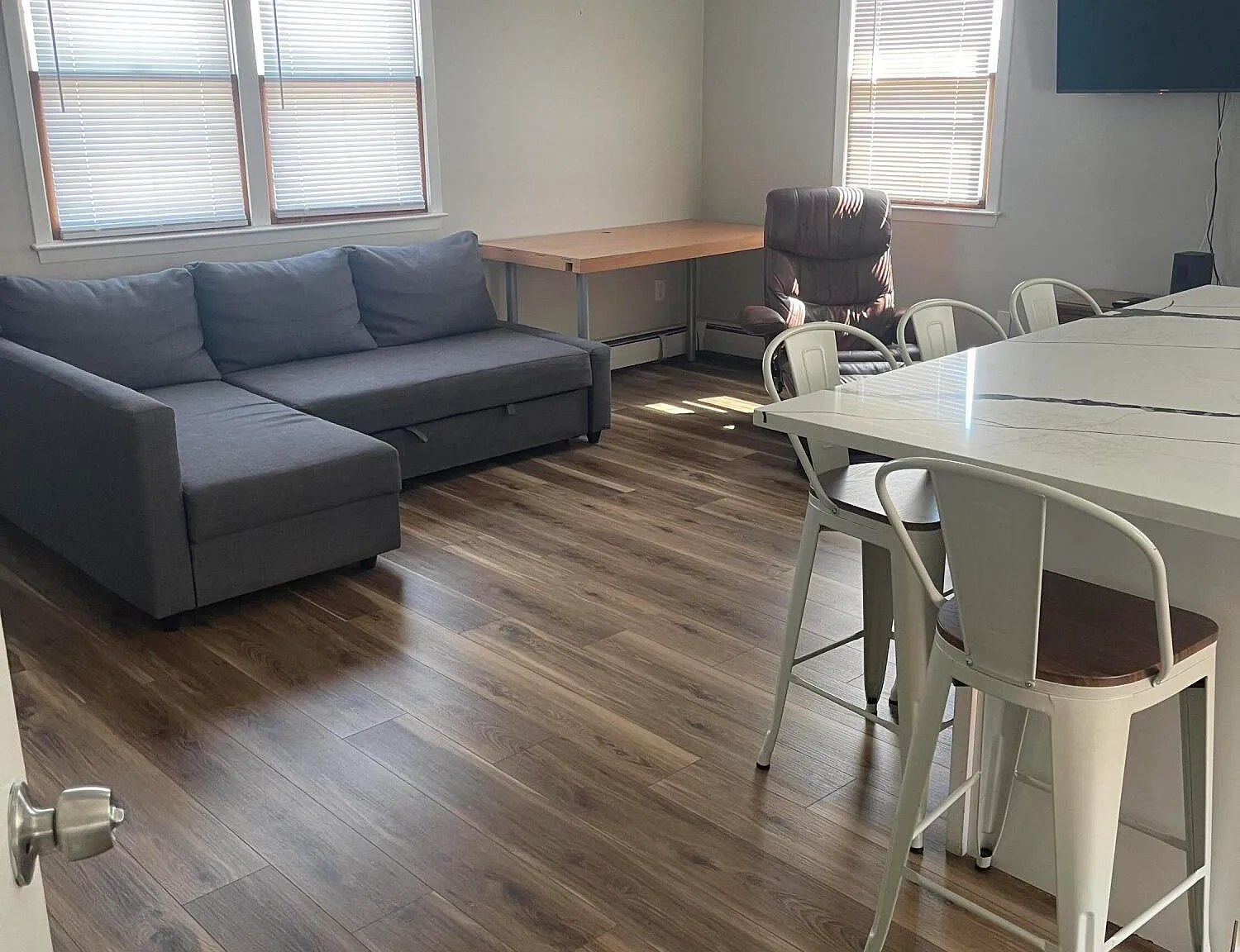 3 bed, 1830 sqft, $1,900 — Photo 2