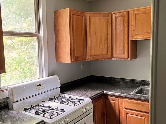 2nd image of 245 N Balph Ave Floor 1