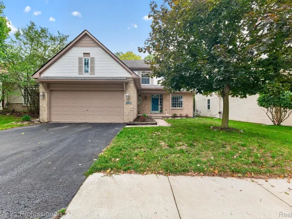 24637 Toddy Ln, Farmington Hills, MI 48335