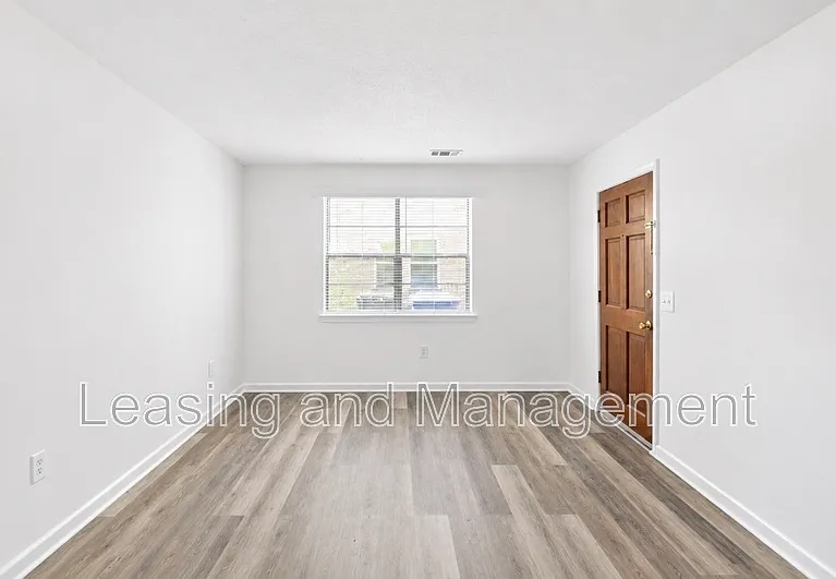 2 bed, 1.0 bath, 900 sqft, $1,530 — Photo 3