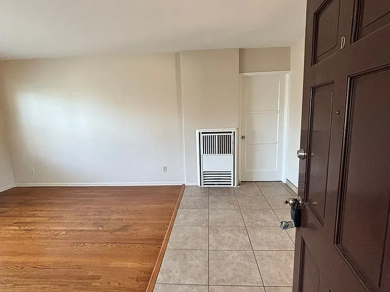 1000-1050 E San Antonio Dr — Photo 17